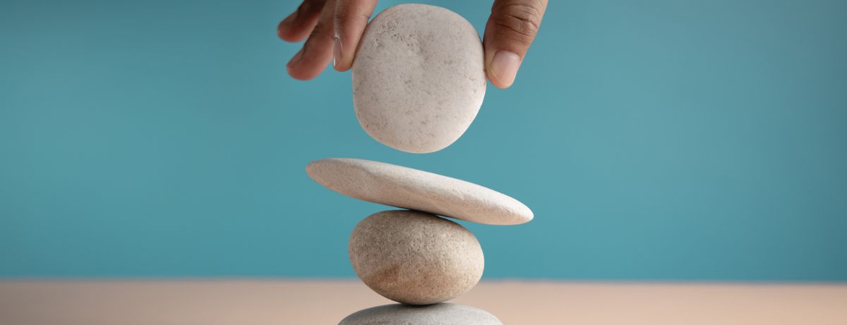 stack of rocks balancing