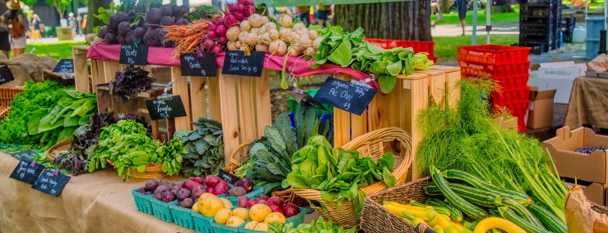 veggies on table at farmers market